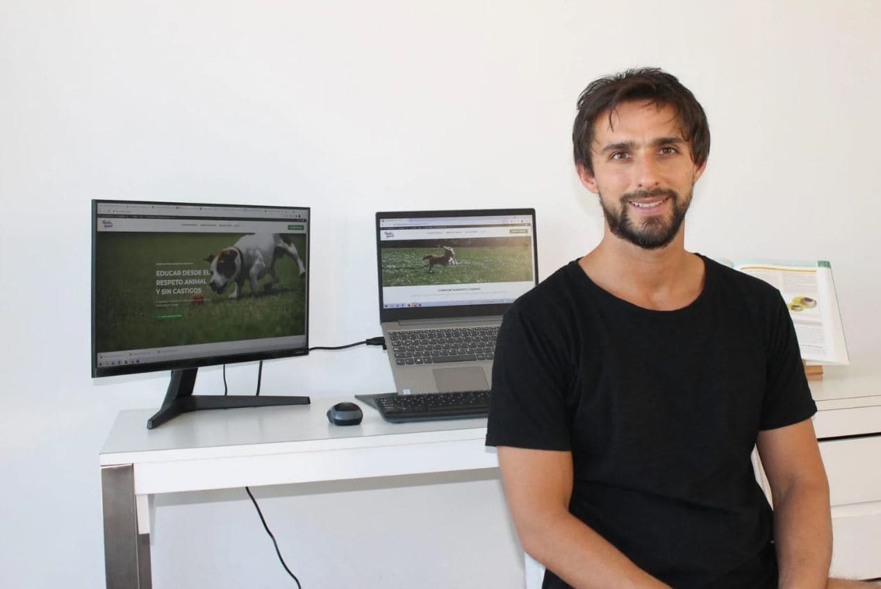 Clase de educación canina por videollamada